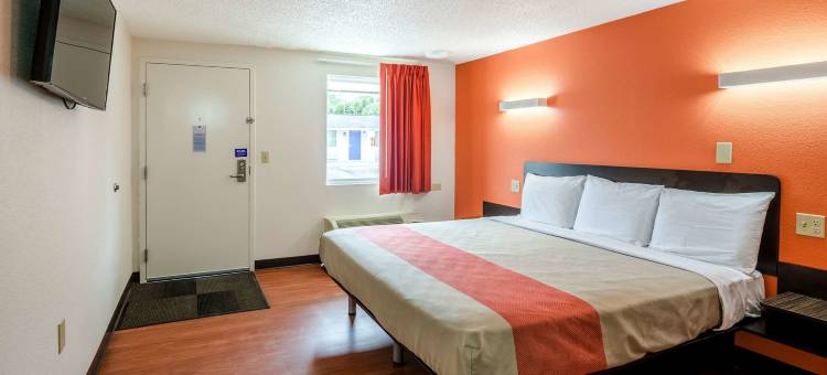 维珍尼亚特鲁特维尔 6 号汽车旅馆(Motel 6 Troutville, VA)图片