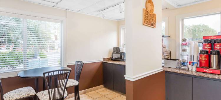 斯泰茨伯勒骑士酒店(Knights Inn Statesboro)图片