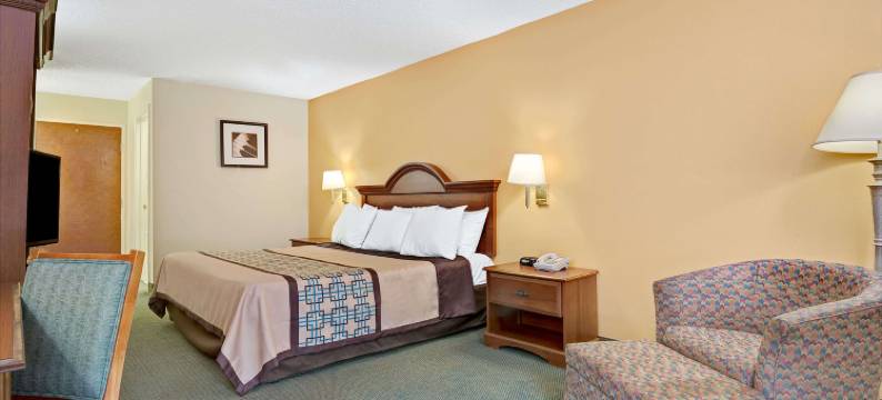 伯灵顿东戴斯酒店(Days Inn by Wyndham Burlington East)图片