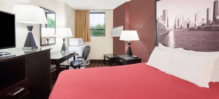 伊利诺伊州芝加哥温德姆速 8 酒店(Super 8 by Wyndham Chicago IL)图片