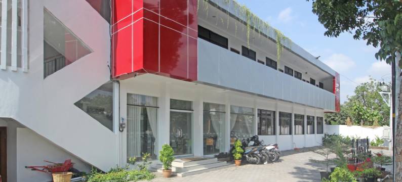 红多兹酒店-塞拉坦加兰灵罗德(RedDoorz @ Jalan Ringroad Selatan)图片