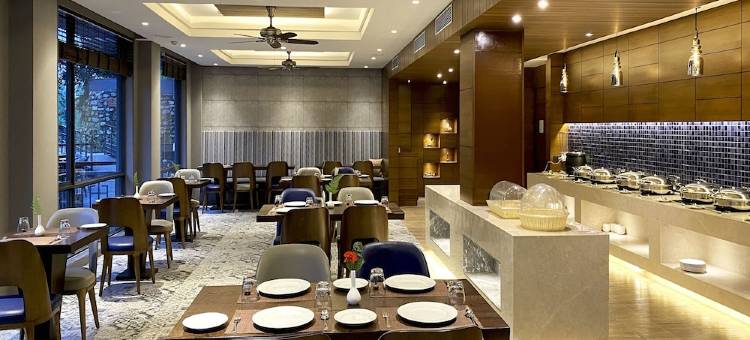 罗斯芬奇萨罗瓦尔港口比姆塔尔酒店(The Rosefinch Sarovar Portico)图片