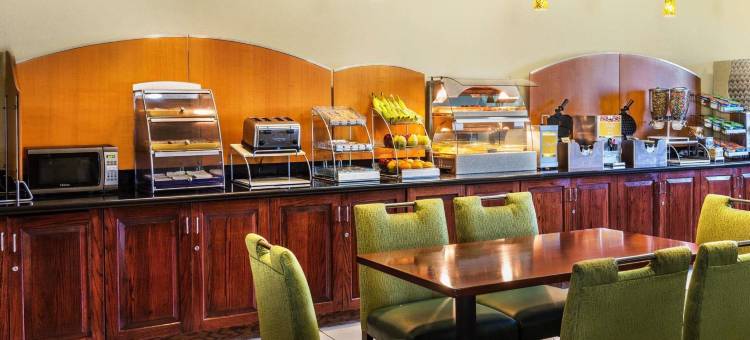 南波士顿 - 丹维尔东凯隆波因特酒店(Clarion Pointe South Boston - Danville East)图片