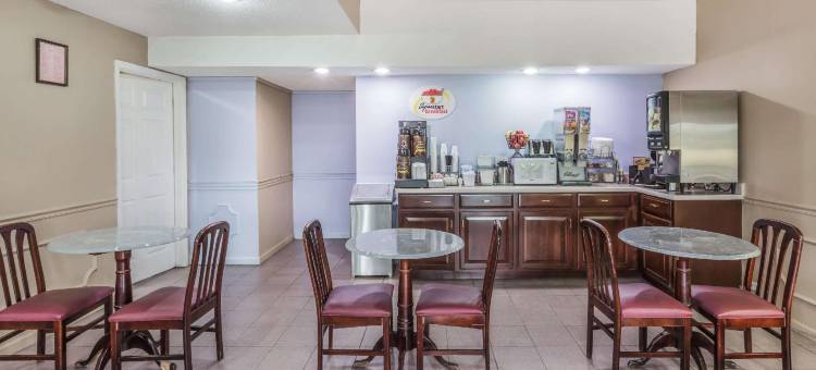 克林顿温德姆速8酒店(Super 8 by Wyndham Clinton)图片