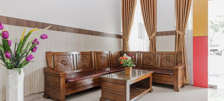 瑞德多兹酒店 - 附 RSU 苏阿卡印山(RedDoorz Syariah Near Rsu Suaka Insan Banjarmasin)图片