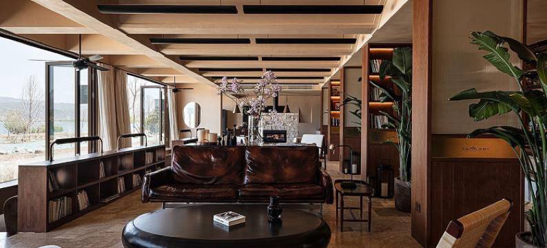 泸沽湖秋山酒店图片