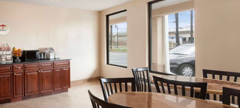 拉威-纽瓦克速8酒店(Super 8 by Wyndham Rahway/Newark)图片