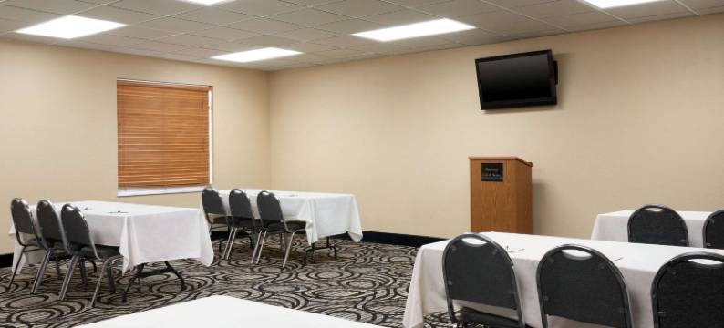 伊丽莎白敦呗盟套房酒店(Baymont by Wyndham Elizabethtown)图片