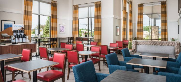 智选假日套房酒店斯普林菲尔德(Holiday Inn Express & Suites Springfield)图片