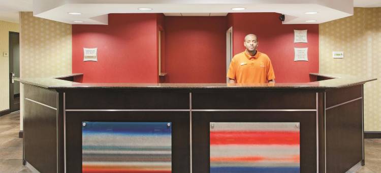 华纳罗宾斯-罗宾斯空军基地拉昆塔温德姆套房酒店(La Quinta Inn & Suites by Wyndham Warner Robins - Robins AFB)图片