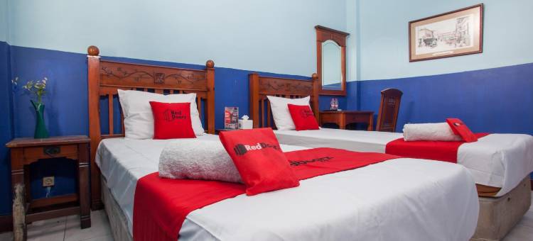 泗水红多兹酒店(RedDoorz @ Genteng Surabaya 2)图片