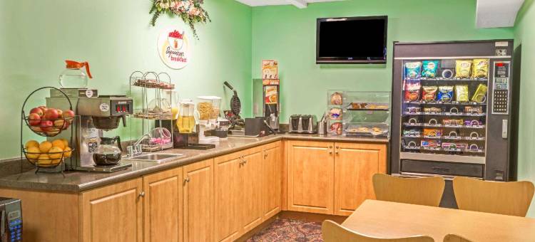 多伦多东速8酒店(Super 8 by Wyndham Toronto East on)图片