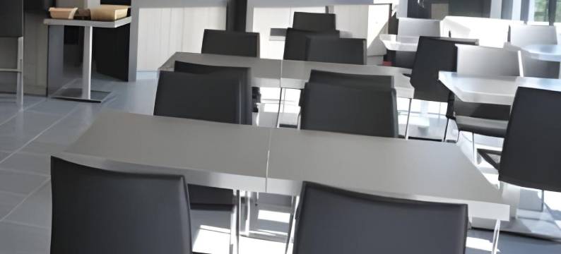 AKENA酒店拉费尔特伯纳德(Hôtel Akena la Ferté Bernard)图片