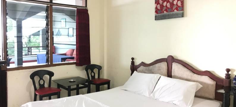 OYO 90132莱雅马斯酒店(Hotel Lie Mas Prigen Pasuruan Mitra RedDoorz)图片