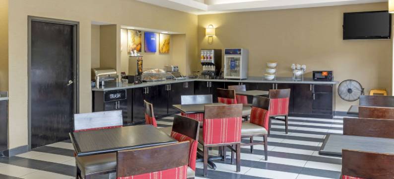 里奇伍德农场舒适套房酒店(Comfort Suites Inn at Ridgewood Farm)图片