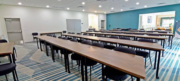 舒适套房酒店泰特斯维尔靠近肯尼迪航天中心(Comfort Suites Titusville Near Kennedy Space Center)图片