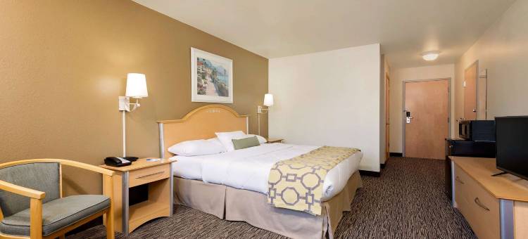 劳伦斯堡呗盟套房酒店(Baymont by Wyndham Lawrenceburg)图片