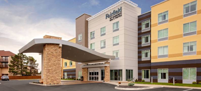 万枫克林顿港滨水套房酒店(Fairfield Inn & Suites Port Clinton Waterfront)图片