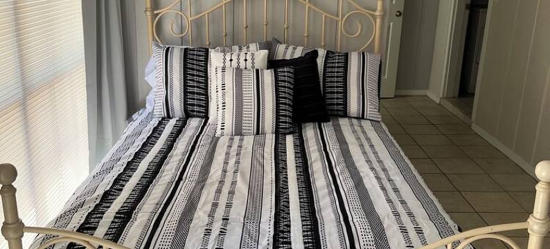 Beautiful views and lake front home on Toledo Bend! Fish right of the dock!图片