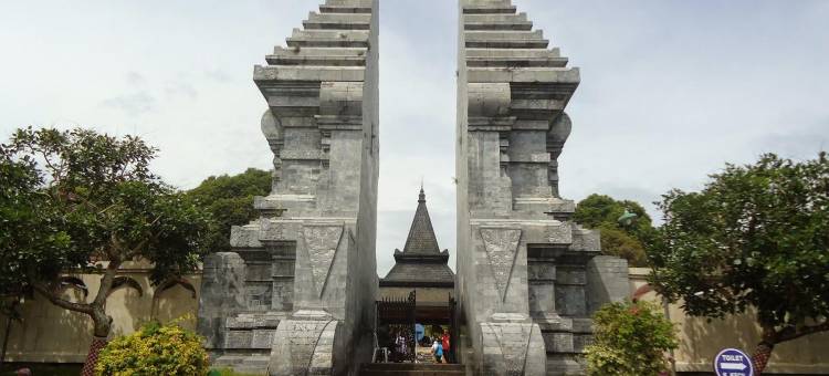 位于布里达的3卧室-平方米|带1个独立浴室(Home Stay Pak Ndan Dekat Masjid Ar-Rahman)图片