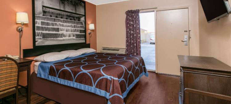 拉伯克市民中心北速8酒店(Super 8 by Wyndham Lubbock Civic Center North)图片