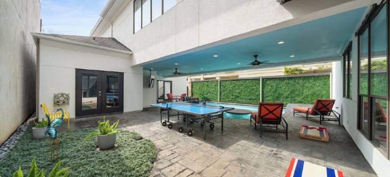 The Kirby Retreat–Luxe Stay w/ Heated Pool, King Size Beds, Garage & Games图片