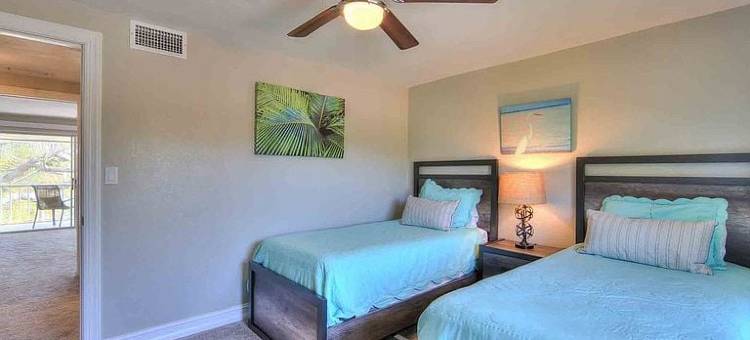 Private Canal Access and Tropical Courtyard Serenity - Island Luxury Retreat图片