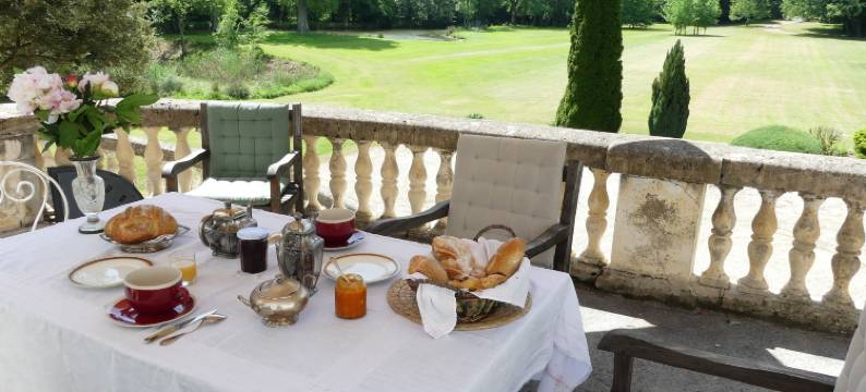瓦尔拉尔邦城堡住宿加早餐旅馆(Chateau du Val Larbont)图片