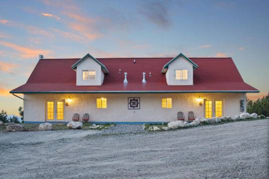 Ranchette Ponderosa - 风行者家园的La Sal#4(Ranchette Ponderosa - the la SAL #4 at Wind Walker Homestead)