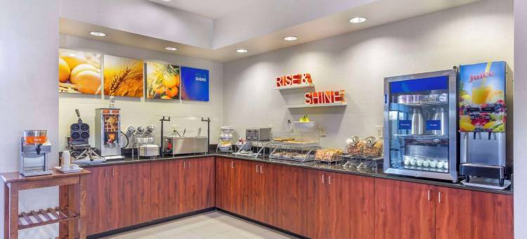 舒适套房酒店-惠特塞特格林斯博罗东(Comfort Suites Whitsett - Greensboro East)图片