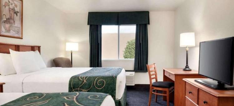 克林顿Valley West Court Travelodge by Wyndham酒店(Travelodge by Wyndham Clinton Valley West Court)图片