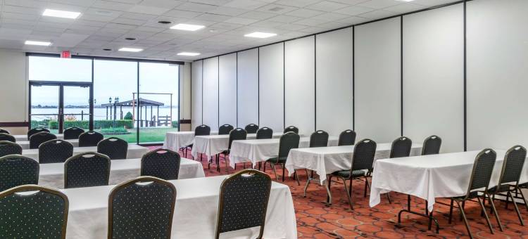 磨塞斯克湖滨贝斯特韦斯特优质酒店(Best Western Plus Lake Front Hotel)图片