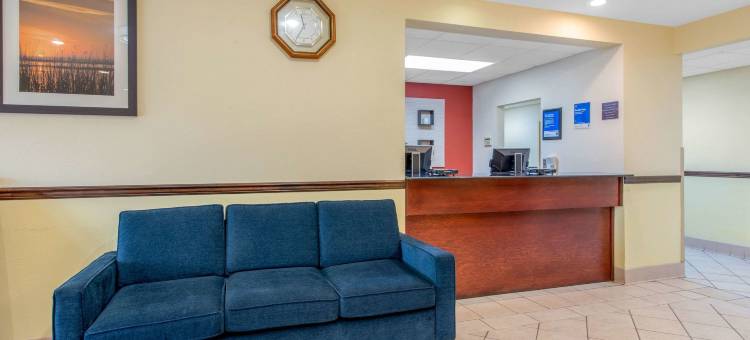 基西米-南布埃纳文图拉湖舒适酒店(Comfort Inn Kissimmee-Lake Buena Vista South)图片