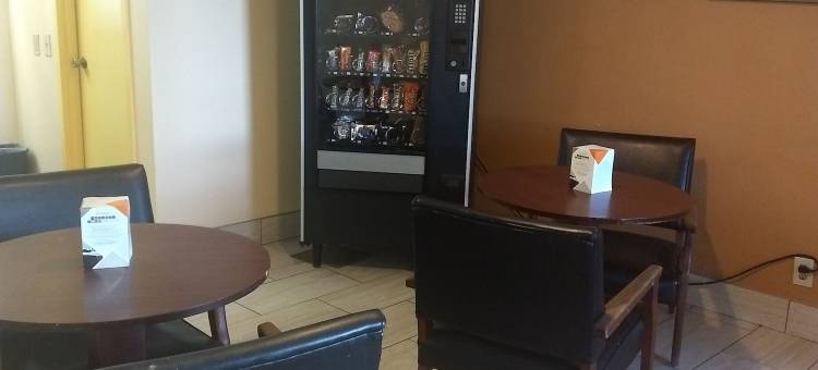 苏城萨金特布拉夫罗德威酒店(Rodeway Inn Sergeant Bluff - Sioux City)图片