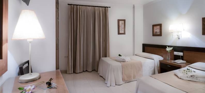 布兰科佛得角餐厅酒店(Hotel Restaurante Blanco y Verde)图片