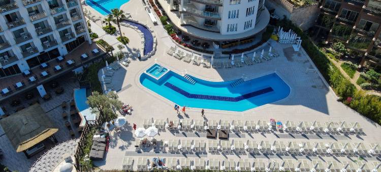 库萨达斯华美达温德姆酒店及套房(Ramada Hotel & Suites by Wyndham Kusadasi)图片