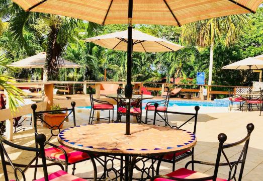 The Log Cab-Inn Hotel Overview