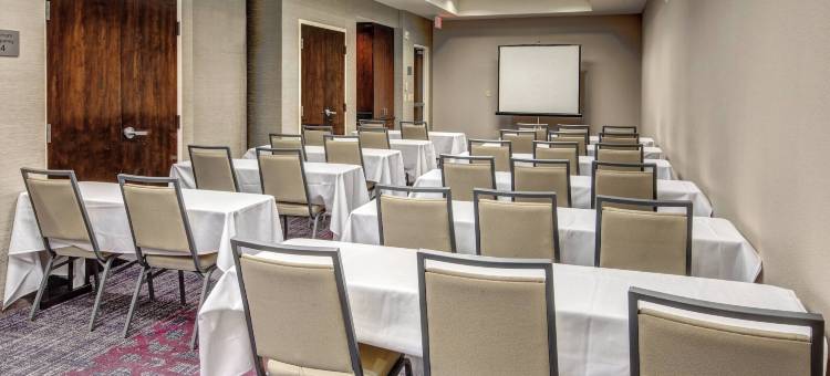 堪萨斯城乡村俱乐部广场万怡酒店(Courtyard Kansas City Country Club Plaza)图片