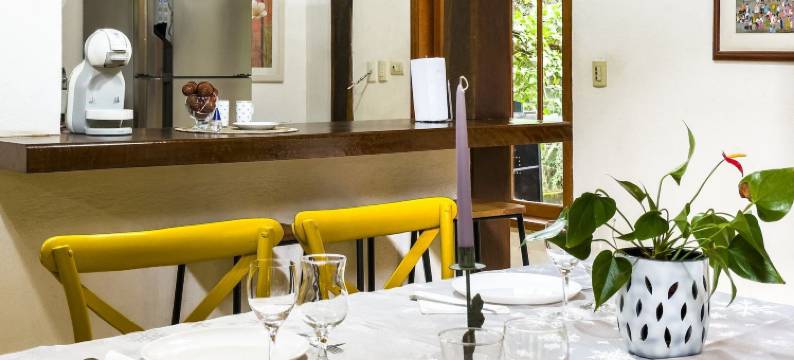 私人泳池与自然环境的别墅 – 格兰哈维亚纳，圣保罗(Casa na Granja Viana em Frente à Reserva Ambiental)图片