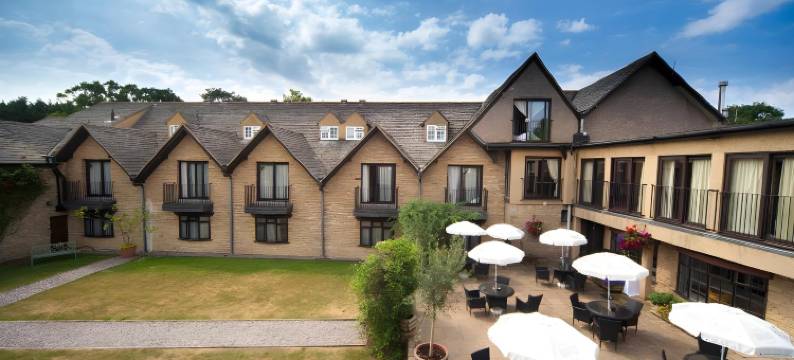 霍尔特酒店(The Holt Hotel)图片