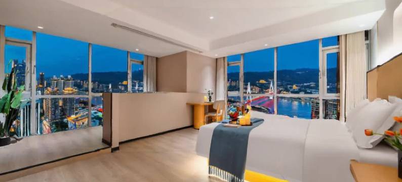 季庭高空江景酒店(解放碑云端之眼店)图片