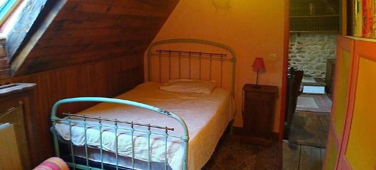 Preserved, authentic house on the edge of a park in a Bastide in the Lot department图片