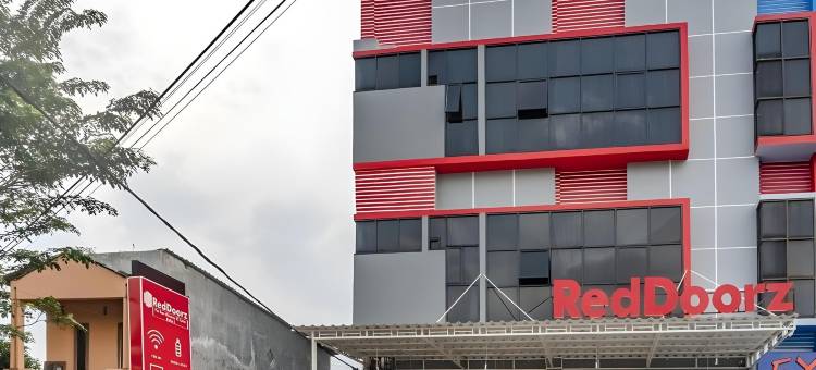 红多兹Plus酒店-近棉兰2号千禧ICT中心(RedDoorz Plus Near Millenium Ict Centre Medan 2)图片