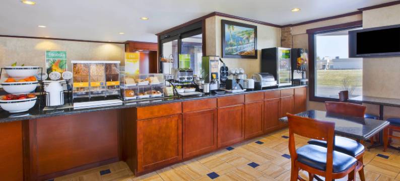 马歇尔凯艺酒店 - 近 I-69(Quality Inn Marshall Near I-69)图片