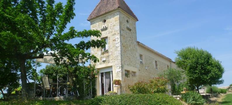 Beautiful holiday home with swimming pool图片