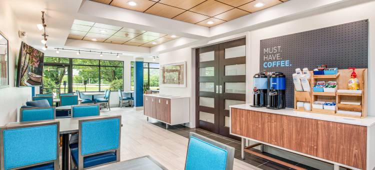 德拉菲尔德智选假日酒店(Holiday Inn Express & Suites Delafield)图片