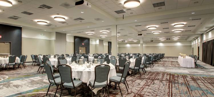 Holiday Inn & Suites 皮奥里亚在盛大大草原(Holiday Inn & Suites Peoria at Grand Prairie)图片