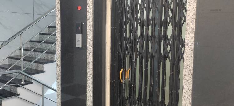 NVR Grand酒店(Hotel NVR Grand)图片