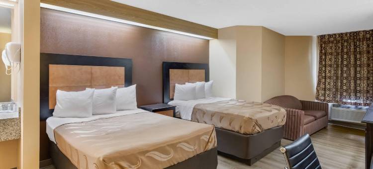 利斯萨米特 - 堪萨斯城凯艺酒店(Quality Inn Lees Summit - Kansas City)图片