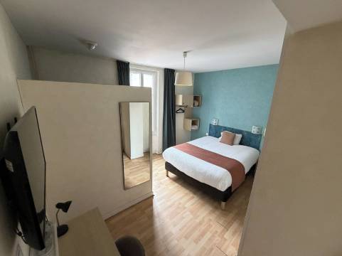 普拉坦尼斯酒店(Contact Hôtel les Platanes Villeneuve Sur Lot Centre)